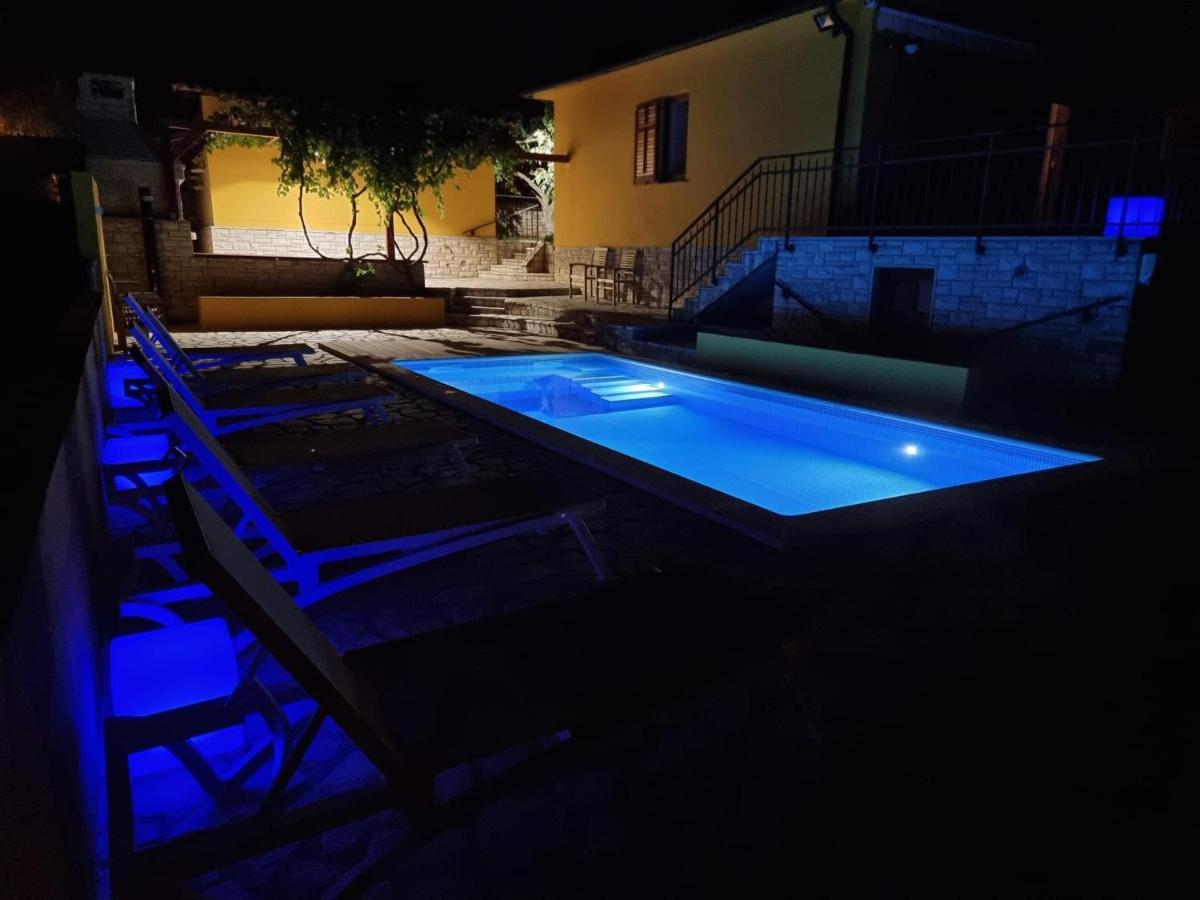 Vila Istria Seaview Private Pool And Garage By Rentistra